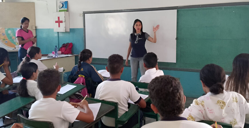 Dictan taller sobre robótica educativa a estudiantes en Carabobo