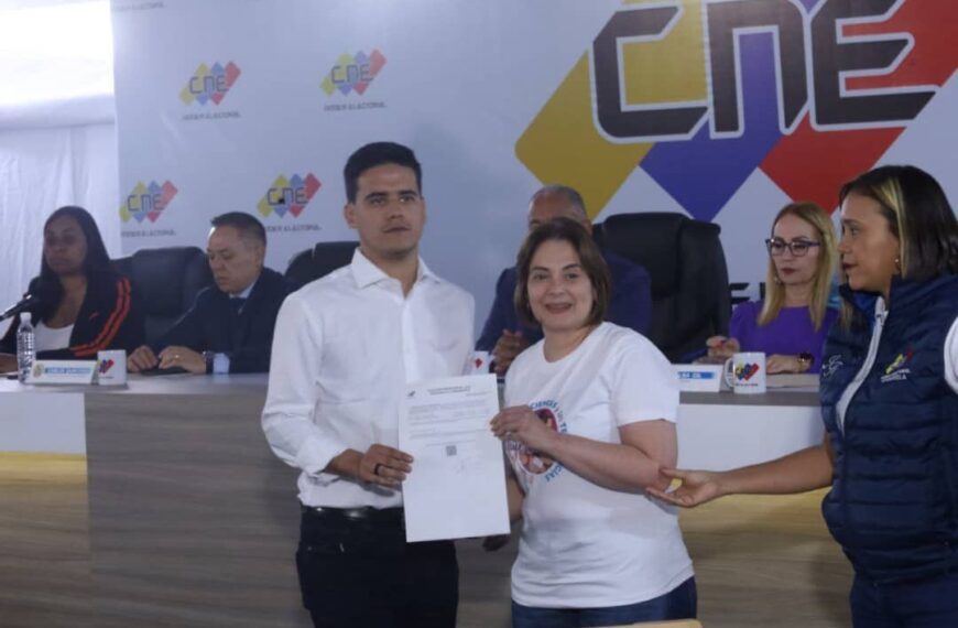 Movimiento Futuro oficializó respaldo a la candidatura del presidente Nicolás Maduro ante el CNE