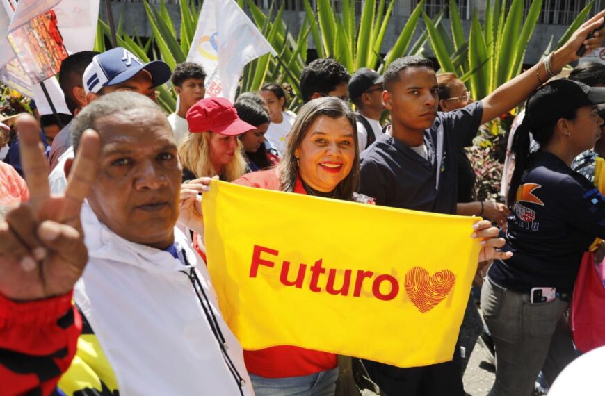 Pueblo venezolano acompaña y respalda candidatura del presidente Nicolás Maduro