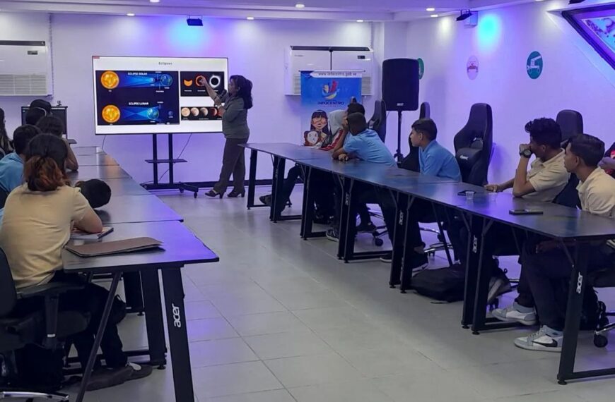 Estudiantes del Zulia aprenden sobre el mundo de la astronomía