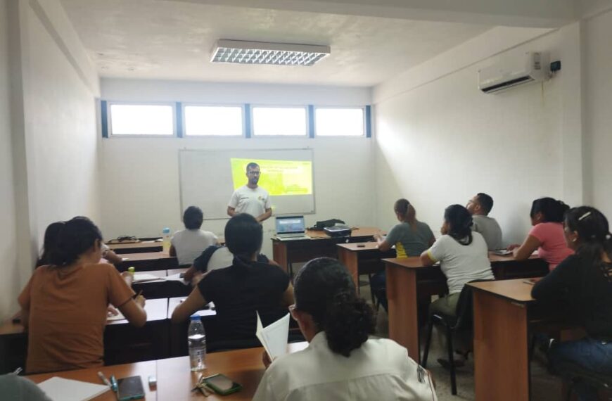 Fundación Ciepe dictó curso sobre preparación de soluciones químicas