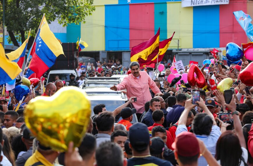 Pueblo venezolano se moviliza este lunes para respaldar candidatura del presidente Nicolás Maduro