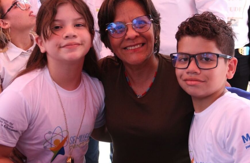 Semilleros Científicos intercambian experiencias con ministra para Educación Universitaria