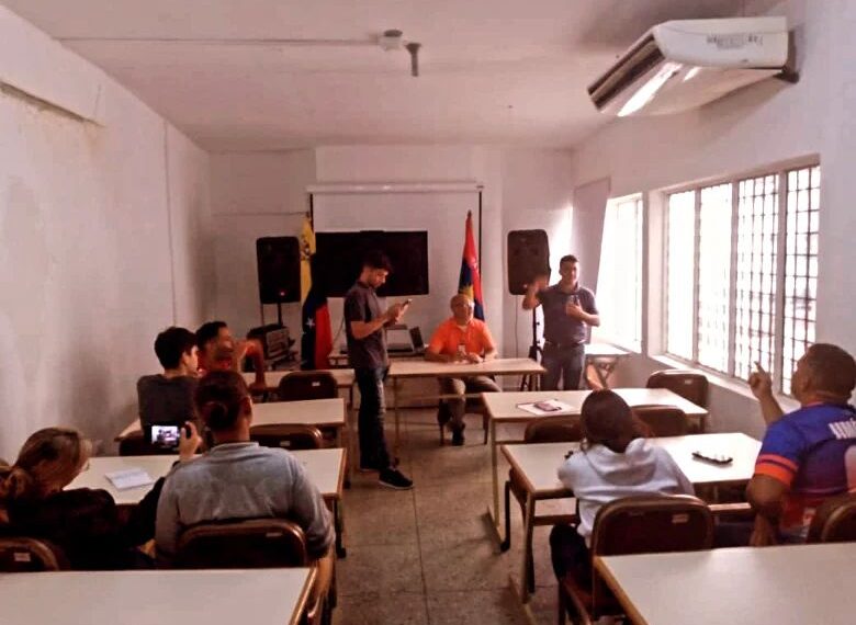 Personal de Fundacite Falcón recibe formación en el arte de la fotografía