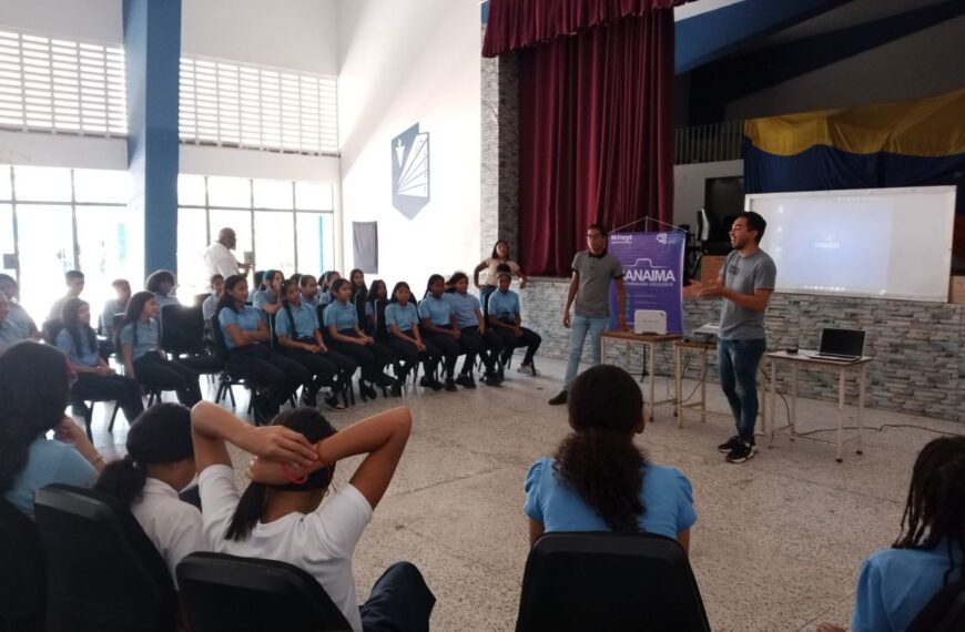 CNTI estimula aprendizaje de Tecnologías de la Información en Miranda