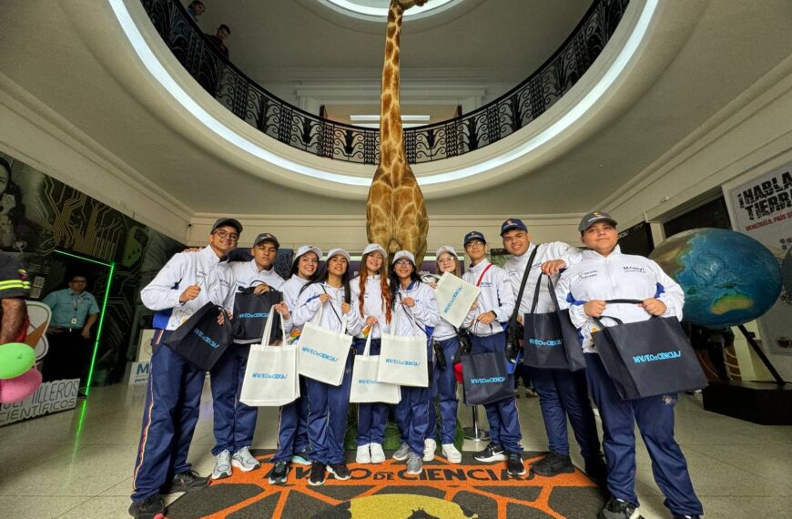 Delegación venezolana de los Semilleros Científicos visitó el Museo de Ciencias de Caracas