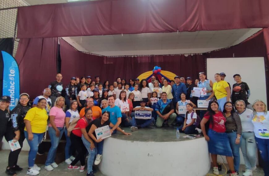 CNTQ entrega 25 kit de química a escuelas guariqueñas