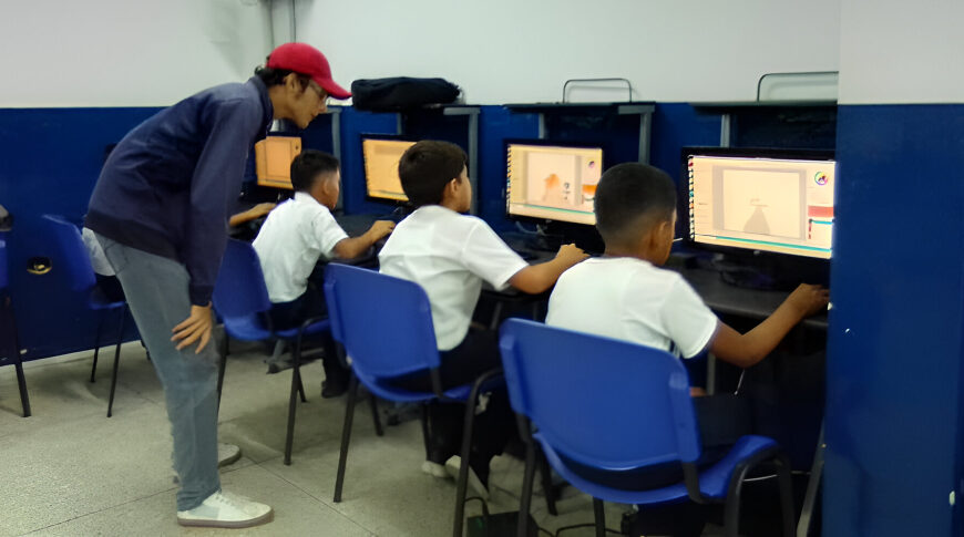 Niños y niñas de Catia la Mar participan en taller de creación de dibujos animados