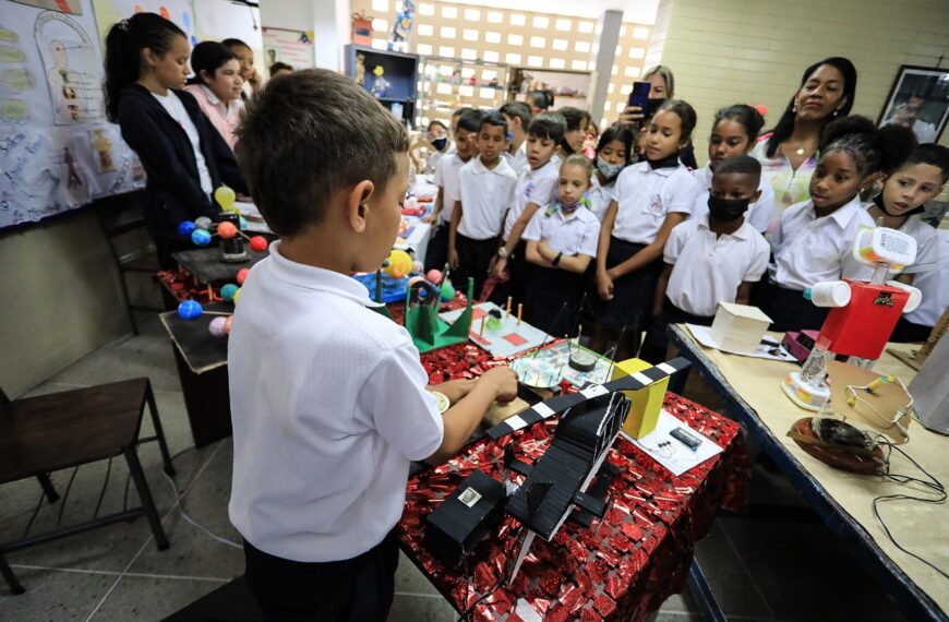 Ruta Científica atenderá integralmente a escuelas de Apure