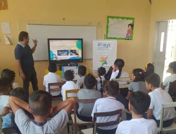 Semilleros Científicos de Apure se sumergen en el mundo de la astronomía y la robótica