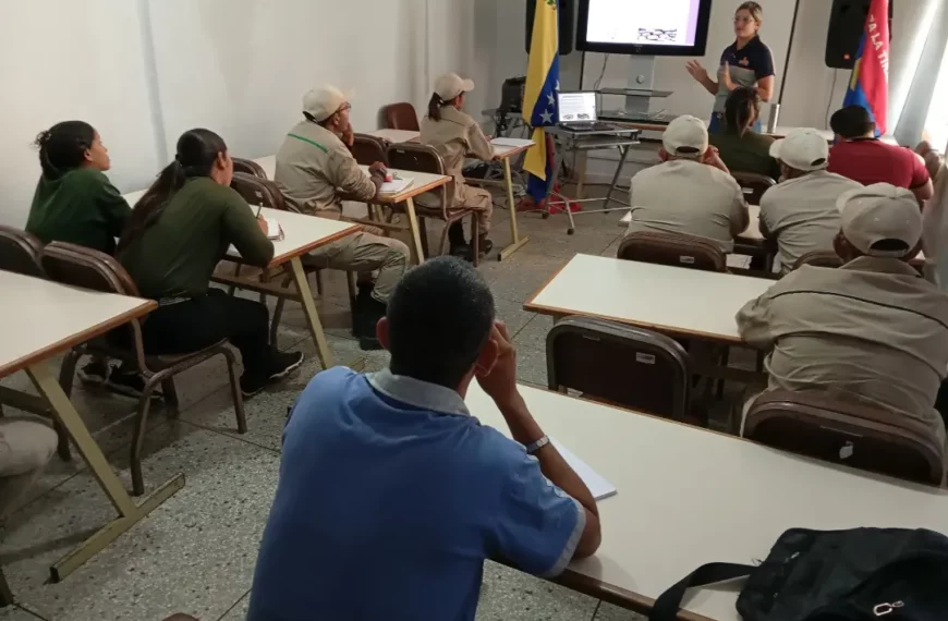 Ofrecen taller de manejo de semillas a trabajadores de Inparques en Falcón