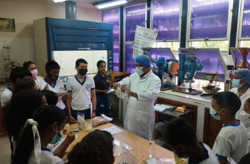 Estudiantes del Colegio Nuestra Señora del Rosario exploran la Fundación CIEPE