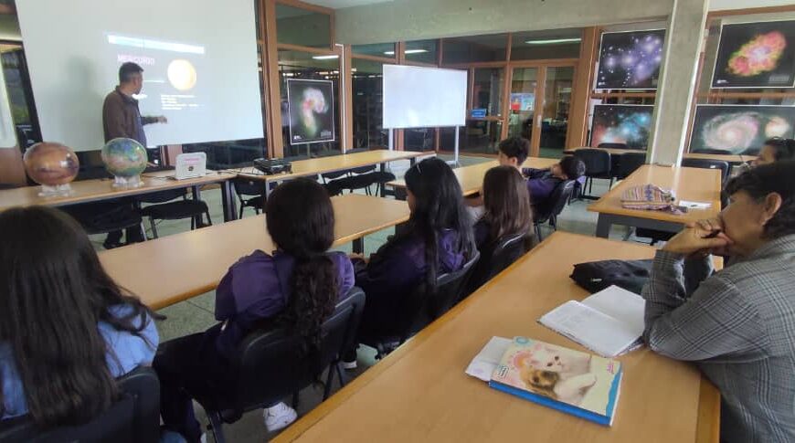 Fundación CIDA brinda clase didáctica sobre el sistema solar a estudiantes de Mérida