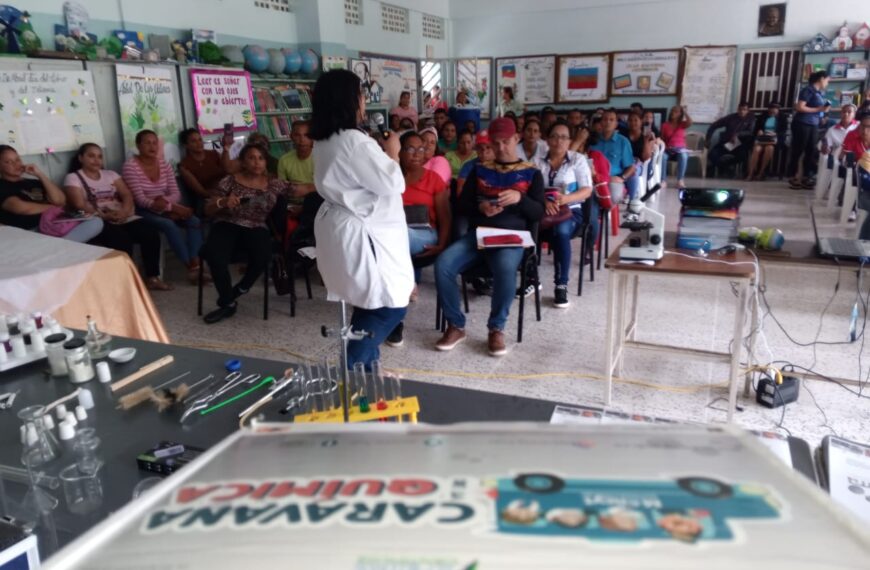 Gobierno Nacional promueve espacios para el estudio de la química con la adecuación de modernos laboratorios en Sucre
